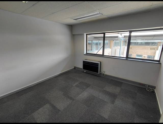 494M² OFFICE TO LET IN RANDJESPARK
